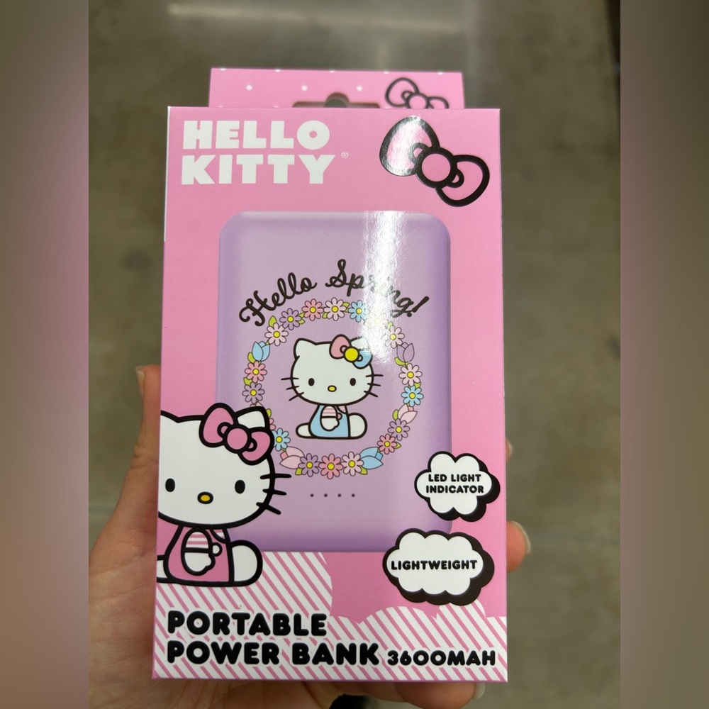 NWT hello kitty Portable Power Bank